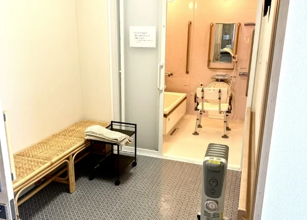 わが家入曽の安全に配慮されたバリアフリー浴室、安心して利用できる介護設計